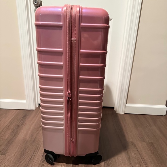 Beis Large Check-in Roller Wicked Pink - Picture 4 of 6